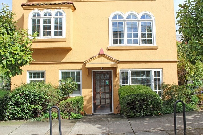 Photo - 3087 SE Ankeny St Unidad 14