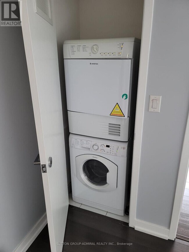 Photo - 21 Iceboat Terr Unité 1902