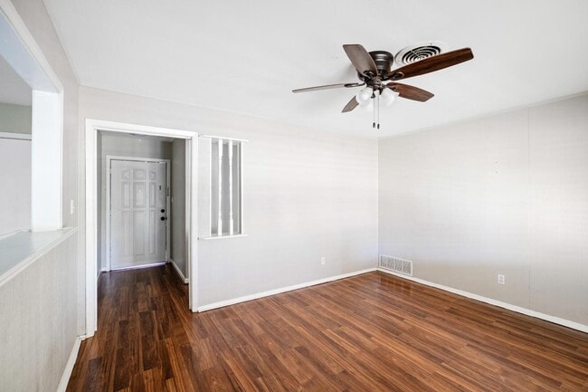 Photo - 1205 Pine Dr