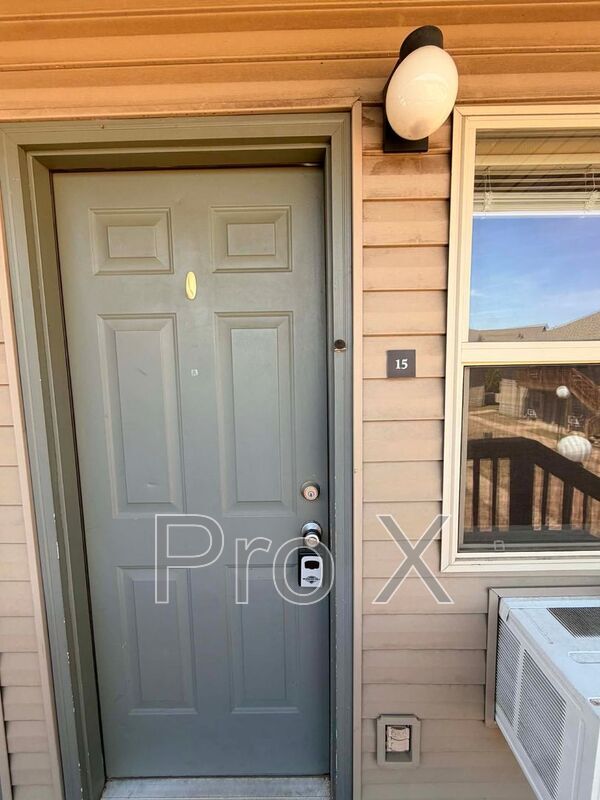 Photo - 926 N Goetz Blvd Unidad #15