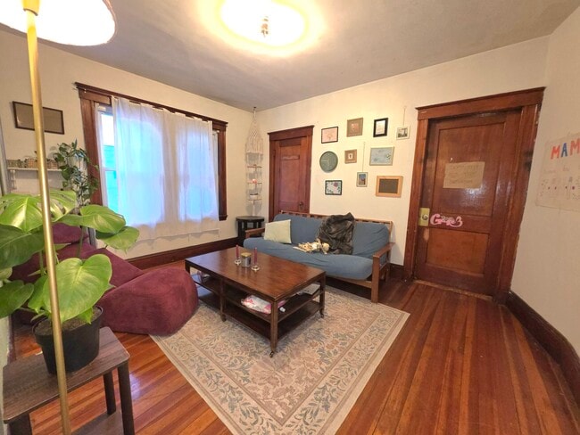 Photo - 27 Parker Hill Ave Unidad A1