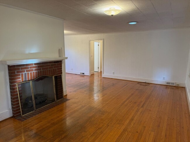 Photo - 3 Bedroom Ranch - Charming Country Living ...