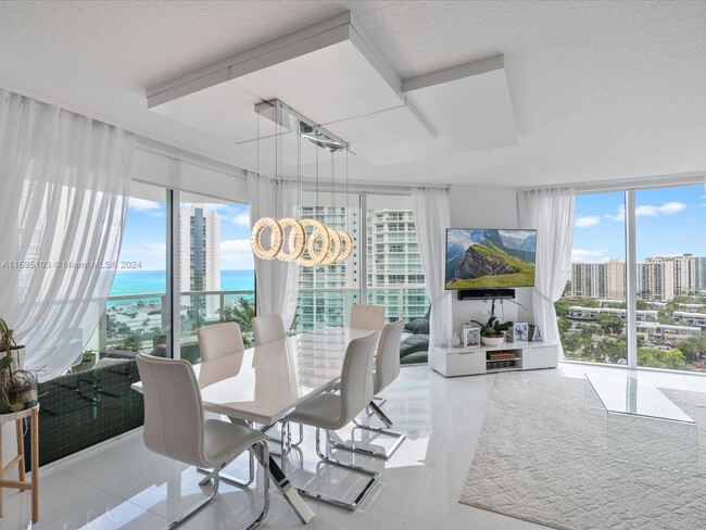 Photo - 250 Sunny Isles Blvd Condominio Unidad 3-1605