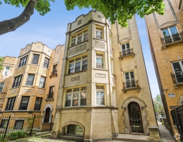 Building Photo - 6125 N Washtenaw Ave Unit 3 Rental