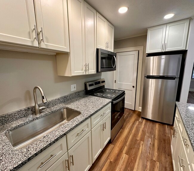 Photo - 838-846 W Rich St