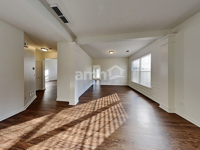 Photo - 117 Eagleston Ln