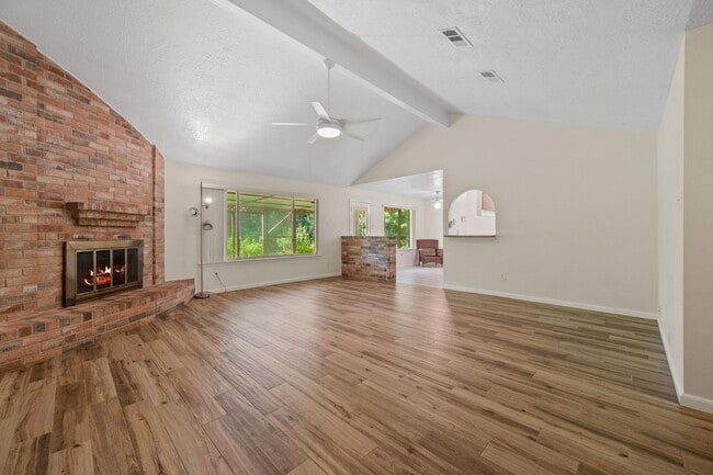 Building Photo - 19907 Lions Gate Dr