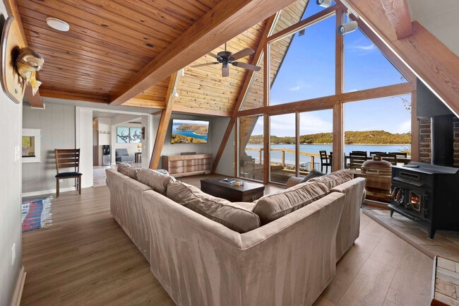 Building Photo - 9063 Mundell Rd Unit ID1365316P