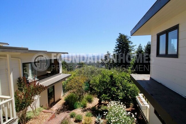 Building Photo - 326 Panoramic Hwy Unit A Rental