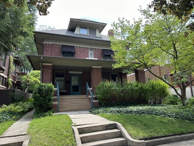 Building Photo - 431 N Cherry St