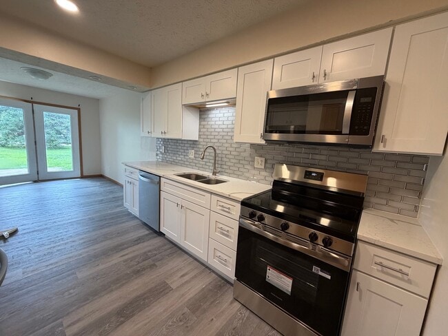 Photo - 6388 Dummerston Ct
