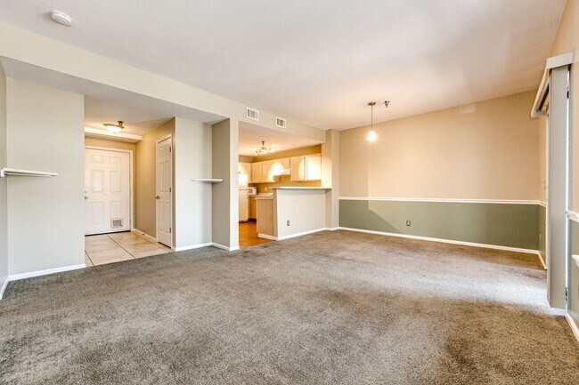 Photo - 2575 S Syracuse Way