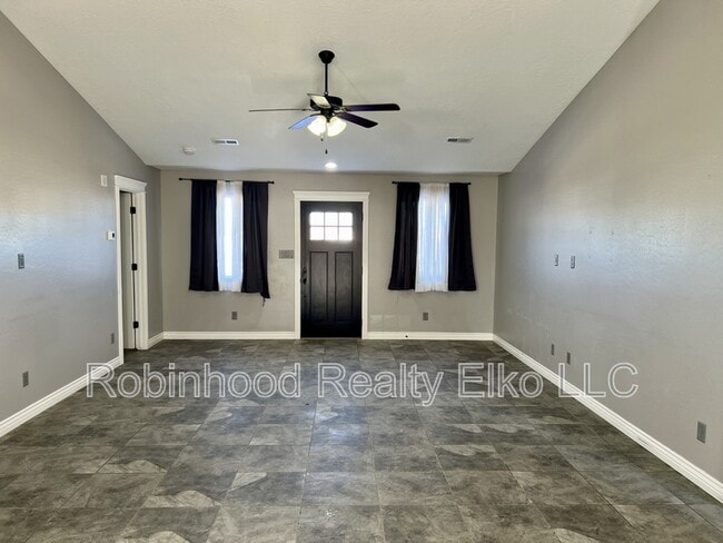 Photo - 758 Parkridge Pkwy