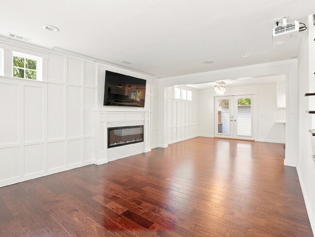 Photo - 4 Bedroom PLUS Above Garage Bonus Room in Bothell! Air Conditioned!