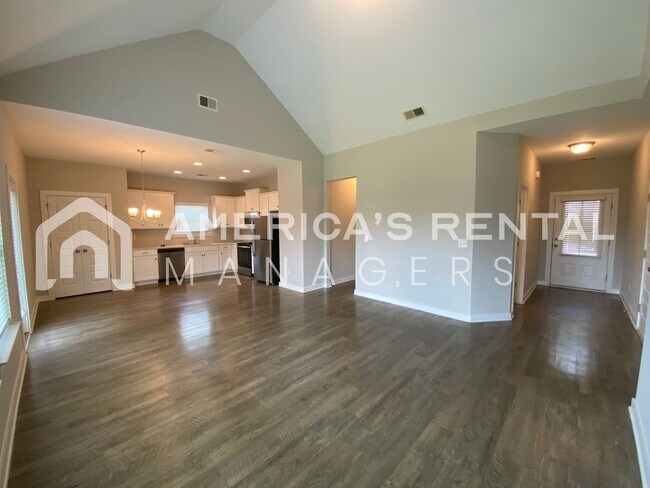 Photo - Home for Rent in Clanton, AL!