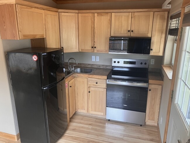 Photo - 111 E Cottonwood Dr
