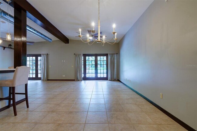 Photo - 215 Garden Cir