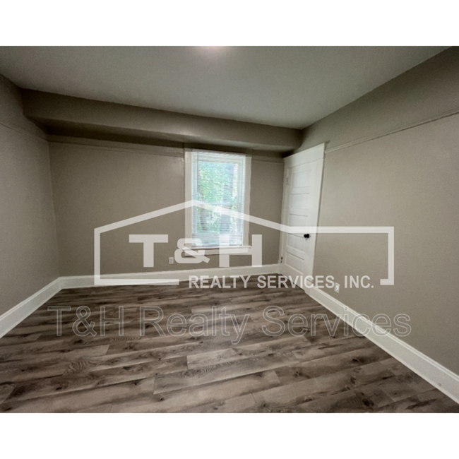 Photo - 2634 S East St