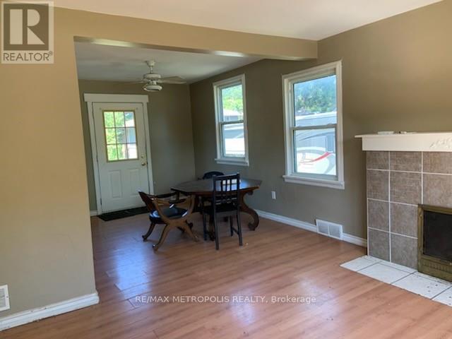 Photo - 1254 Lakeshore Rd