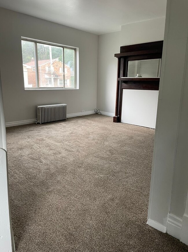 Building Photo - 1630 Rutherford Ave Unit Apt 2