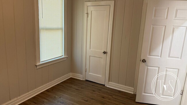 Photo - RATE DROP ALERT (was $1900/month)!