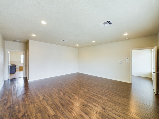 Photo - 2609 Lawrence St