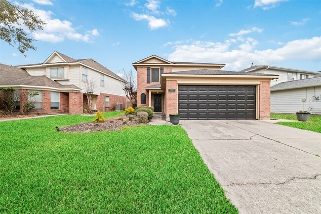 Building Photo - 10810 Meadow Walk Ln