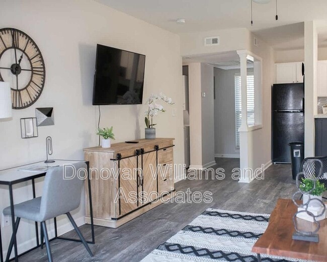 Building Photo - 2225 Kilborne Dr Unit H