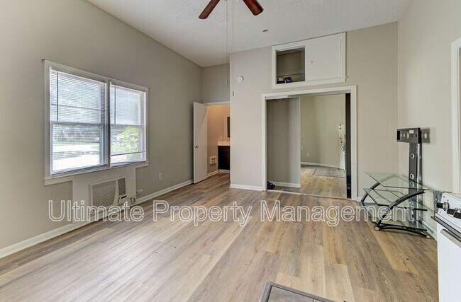 Photo - 5746 Marguerite Dr Unidad C