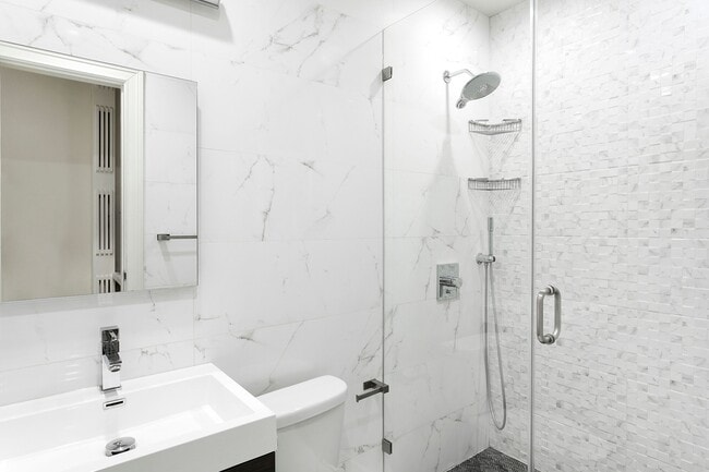 Photo - 53 W 11th St