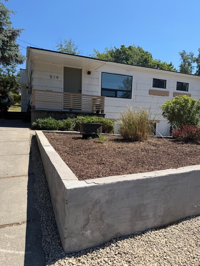 Building Photo - 519 Milwaukee Dr