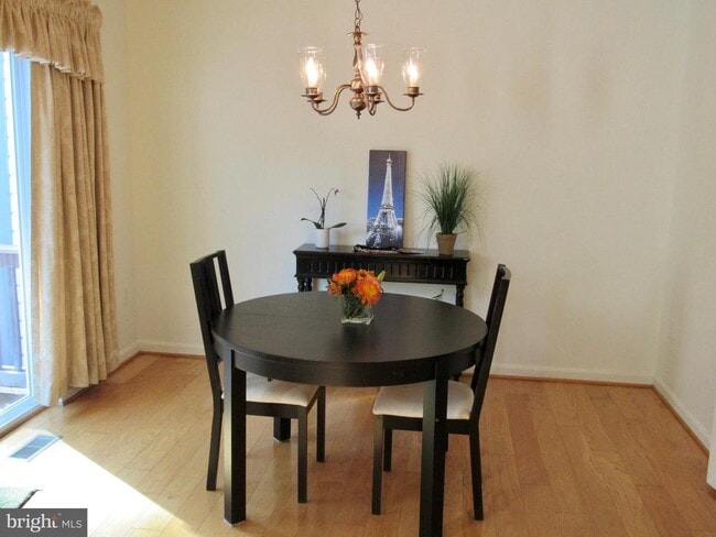 Photo - 14 Tivoli Lake Ct