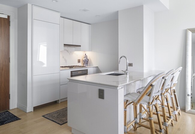 Photo - 135 Seaport Blvd Condo Unit #520