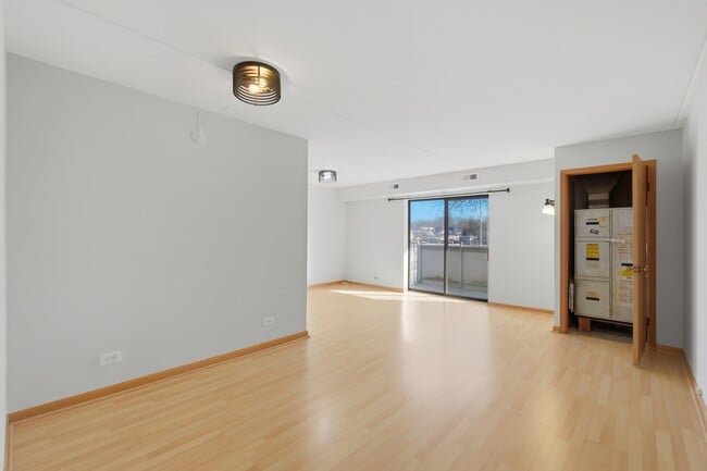 Photo - 1460 Fairlane Dr Unit 228