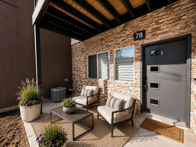 Photo - Downtown Luxury Modern Townhome in Historic Ivywild with Mt. Views