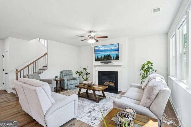 Photo - 2424 Pinnae Pl