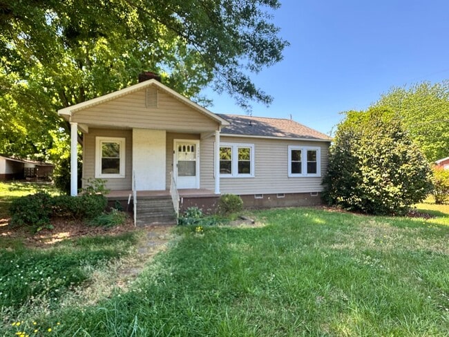 Building Photo - 3/1.5 House in Shelby, NC