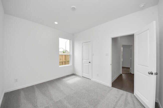 Photo - 28910 Rustic Robin Ln