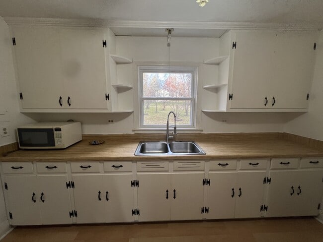 Photo - 215 Richmond Ave