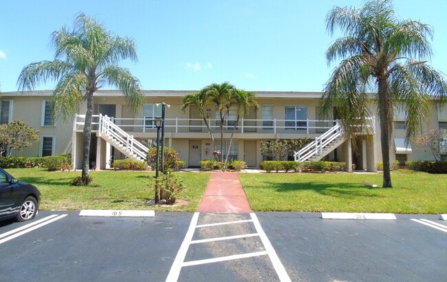 Building Photo - 309 Circle Dr S Unit Four Sea Suns