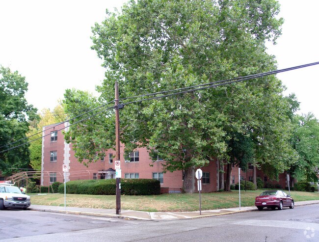 Photo - College Gardens