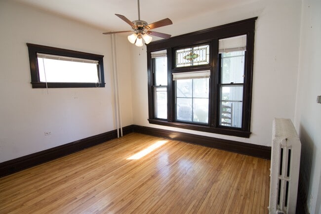 Building Photo - 2115 3rd Ave Rental