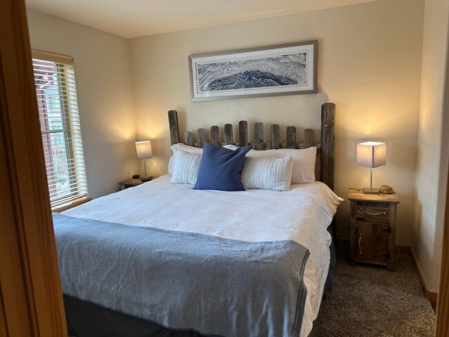 Photo - 424 Wolf Park Ln