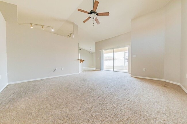 Photo - 440 Savanna Pointe St