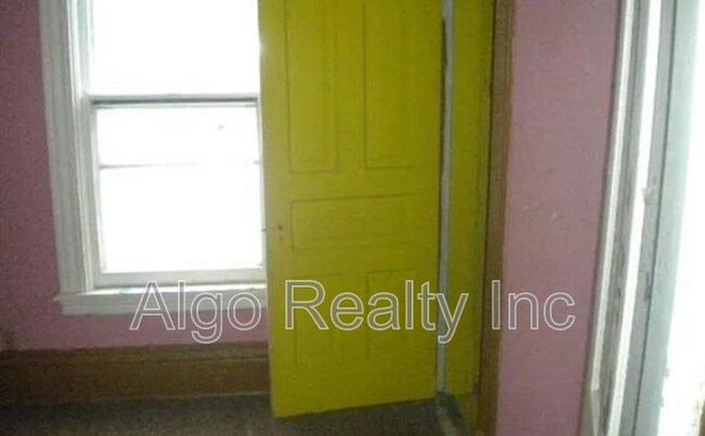 Photo - 2647 Fremont Ave N