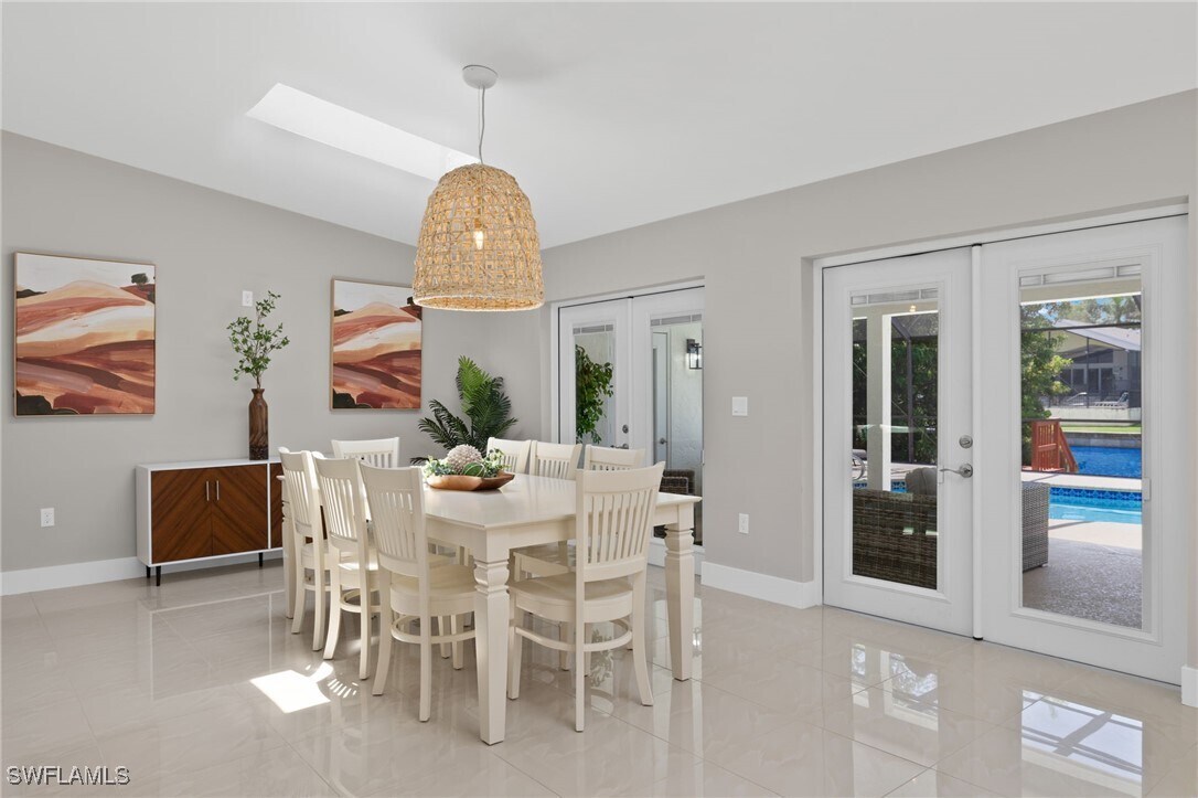Photo - 482 Tradewinds Ave