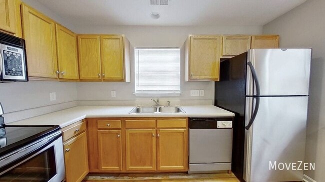 Photo - 255 Luzelle Dr