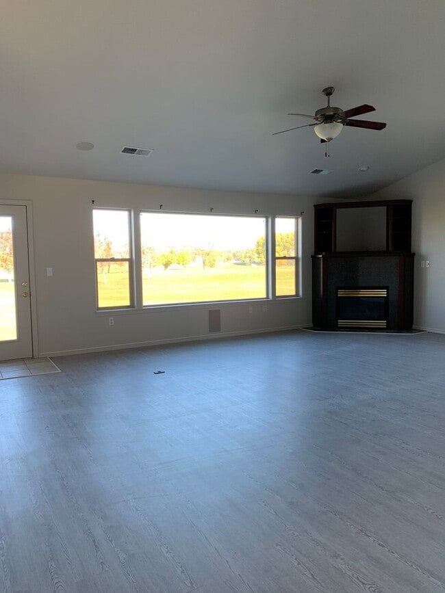 Photo - 3 Bedroom, 2 Bathroom Home - Harbor Isles