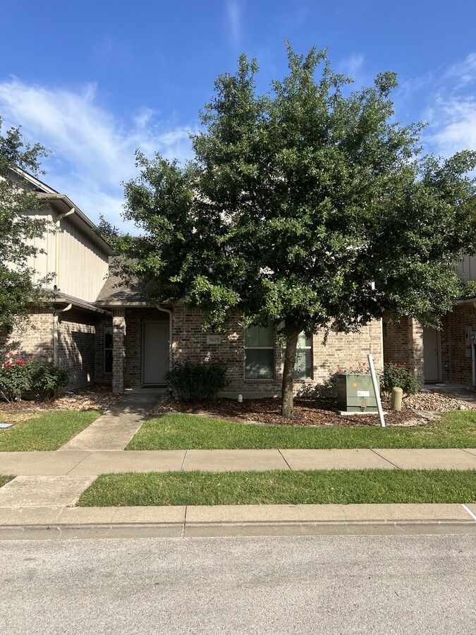 Photo - 3625 Haverford Rd Townhome