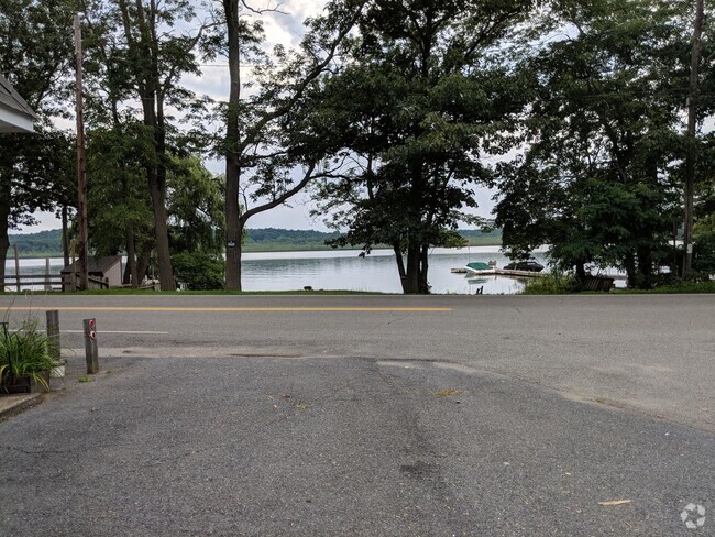 Building Photo - Charming 1BR Apartment in Budd Lake